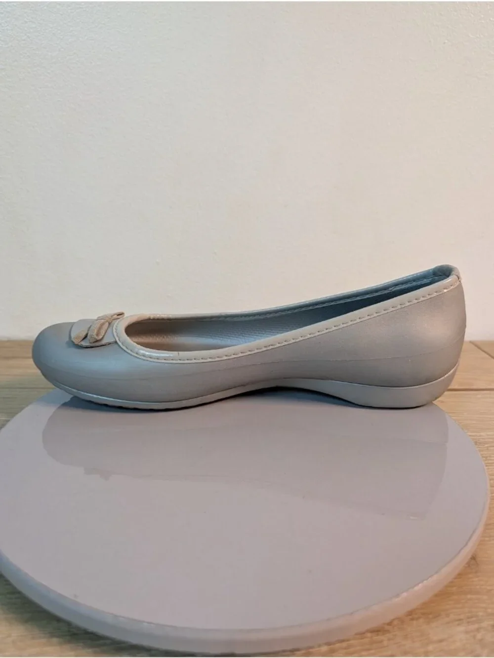 Women's CROCS Lily Bow Slip On Rubber Platform Flats Sz 10 Gray Silver